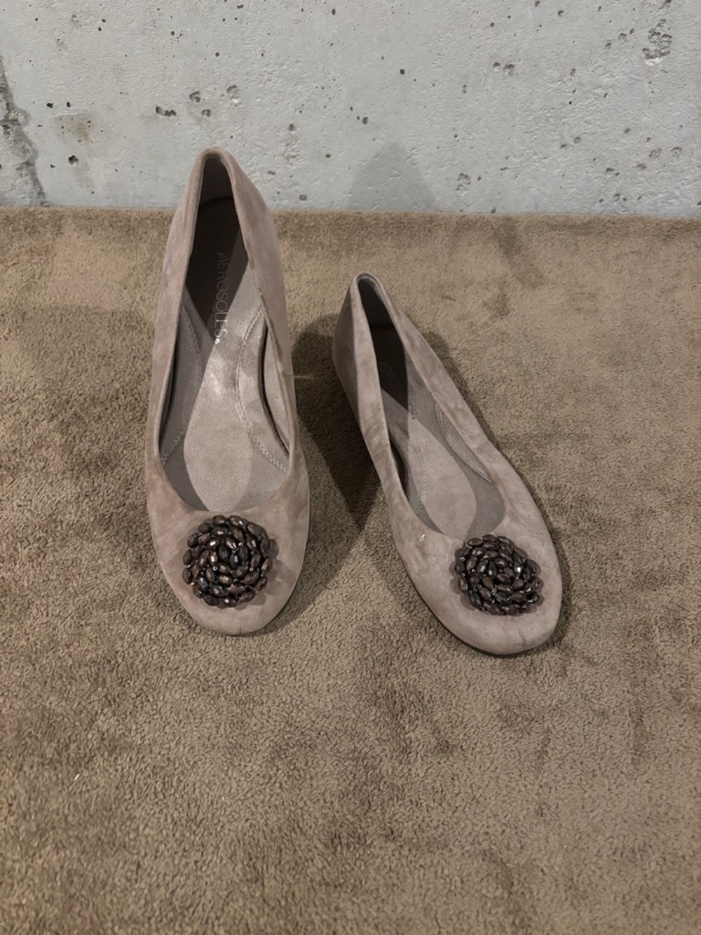 AEROSOLES Taupe Suede Floral Beaded Slip-On Flats - Size 7